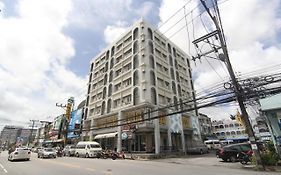 โรงแรมมนตรี ภูเก็ต (มาตรฐาน Sha เอ็กซ์ตร้า พลัส)